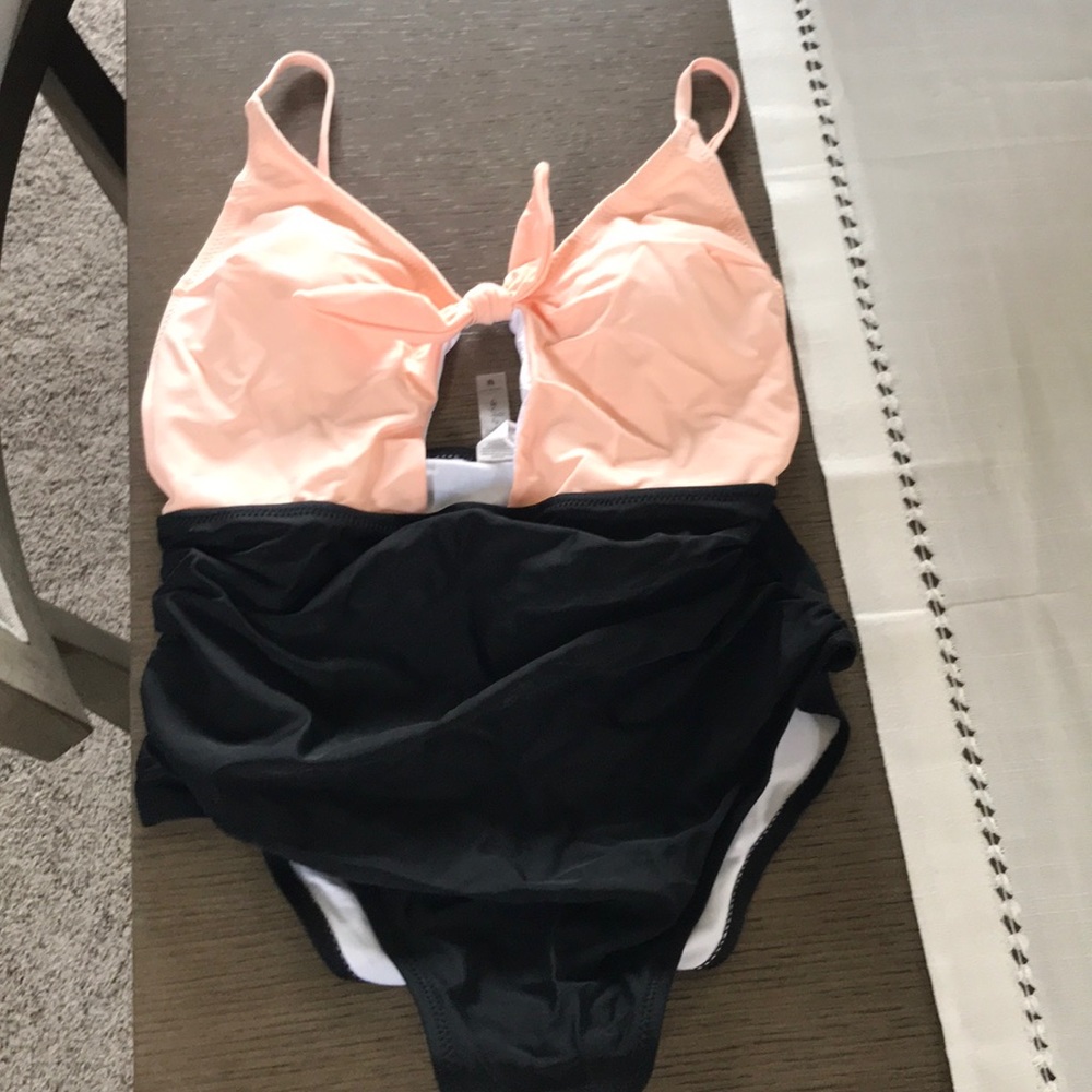 NWT cute one piece! Peach & black 🍑 🖤
